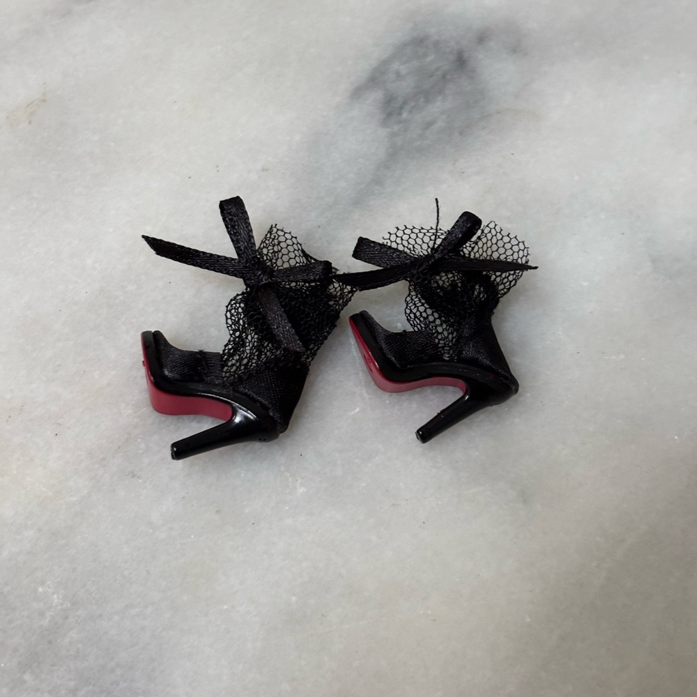 Mini Brands Barbie Shoes